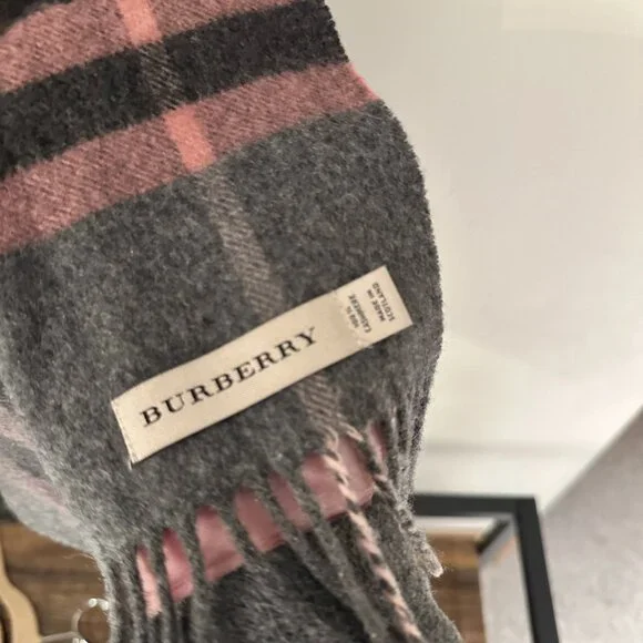 BURBERRYCashmere Giant Check Fringe Scarf Antique Blush Like New